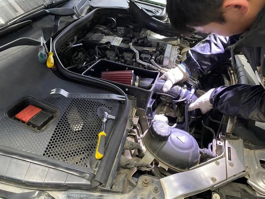 Mercedes Benz W205 Intégration d'air par fibre de carbone Augmentation du débit d'air Pièces de moteur automobile